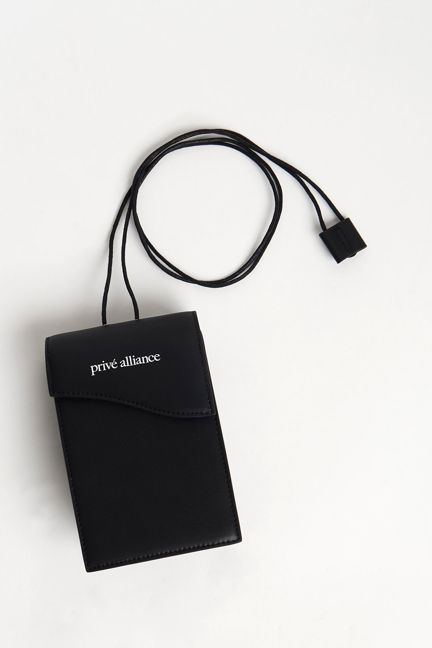 NECESSITY POUCH BAG - BLACK